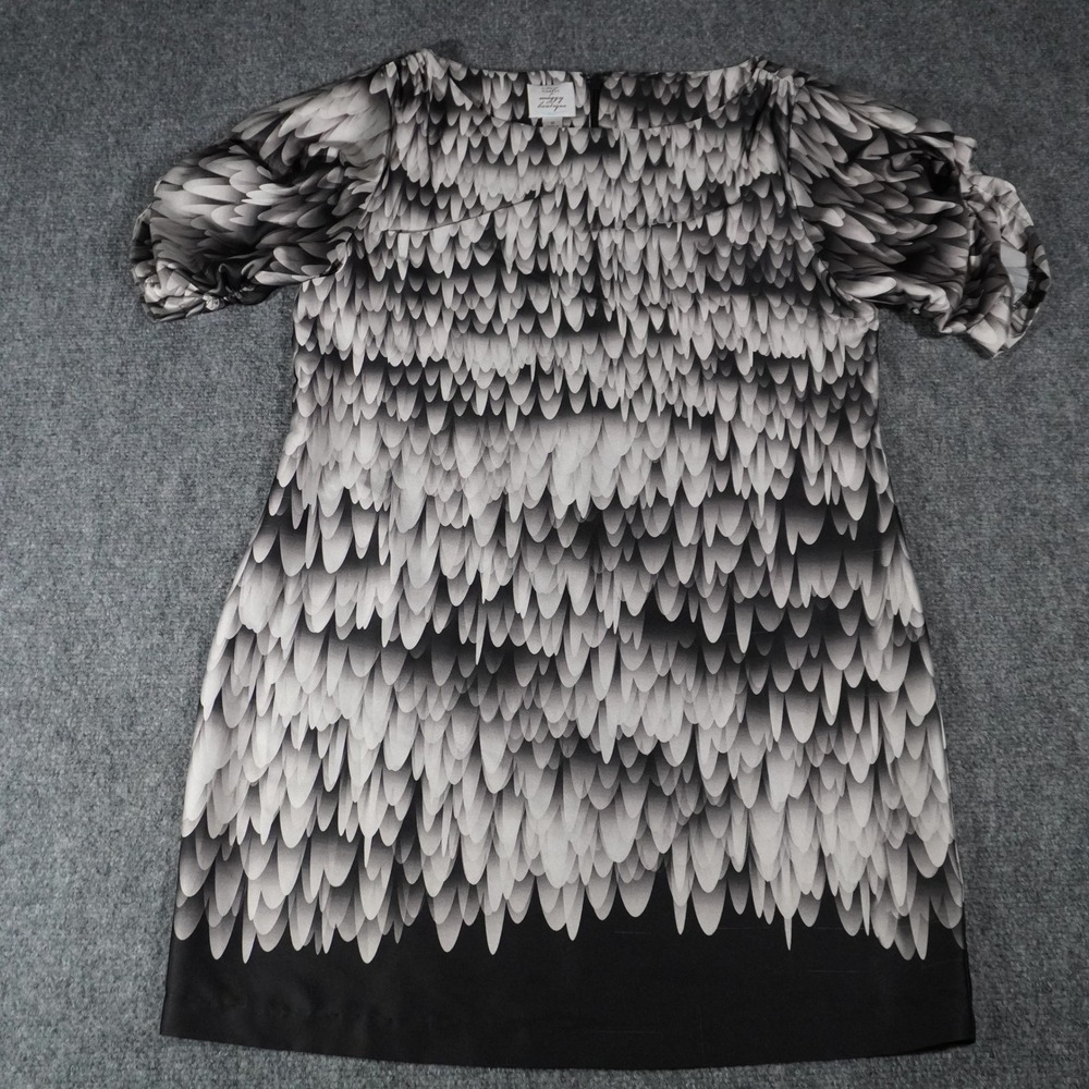Suzi Chin Maggy Boutique Feather Print Dress Black White‎ Size 8 Short Sleeve